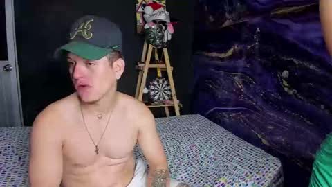 crazy_acouple_donpillo online show from 12.20.24