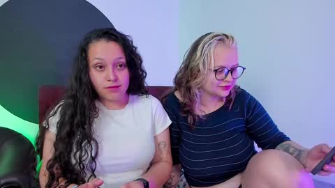 Snapshot of crazy_cakes_ chatting on 12.02.24 Lexie  Rose  online show from 12.02.24