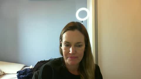 Snapshot of crazyanny chatting on 11.03.25 Anny online show from 11.03.25