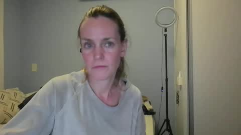 Snapshot of crazyanny chatting on 11.29.25 Anny online show from 11.29.25