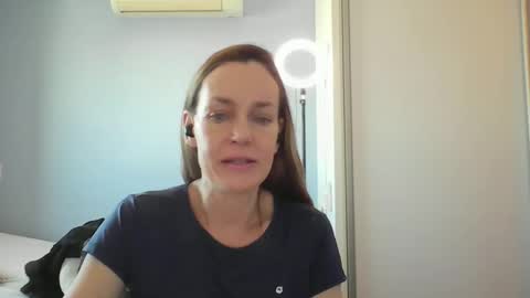 Snapshot of crazyanny chatting on 12.05.25 Anny online show from 12.05.25