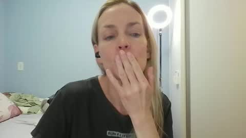 Anny online show from 04.23.26