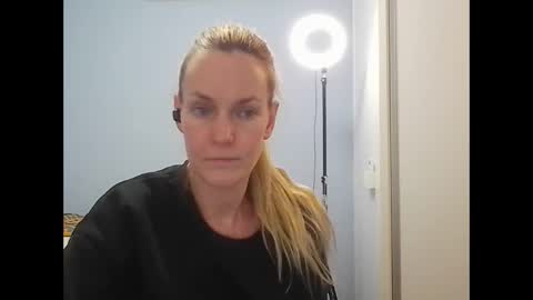 Anny online show from 06.10.26