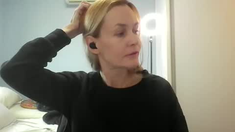 Anny online show from 06.12.26