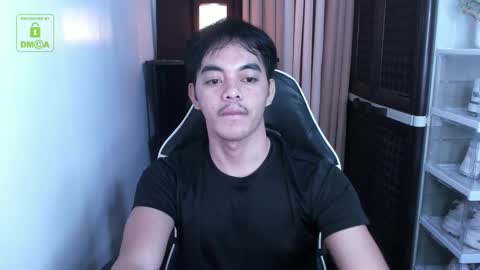 Snapshot of crazyasiancum chatting on 12.11.24 Zion online show from 12.11.24