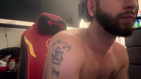 Snapshot of crazydill28 chatting on 09.18.25 crazydill28 online show from 09.18.25