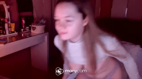 Snapshot of crazydollelf chatting on 12.11.24 Camille online show from 12.11.24