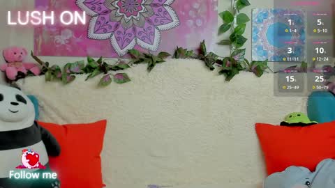 Snapshot of crazyteeen chatting on 01.19.25 Anny online show from 01.19.25