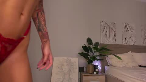 Snapshot of creambaby1 chatting on 09.09.25 ALEXA AND WALLY online show from 09.09.25