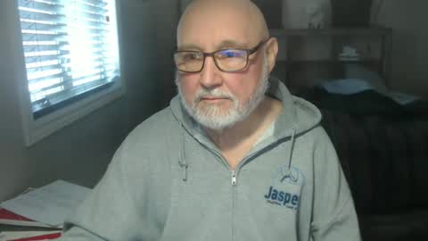 Creamormilk online show from 12.04.25