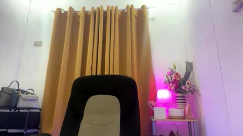 A S H L Y online show from 09.28.25