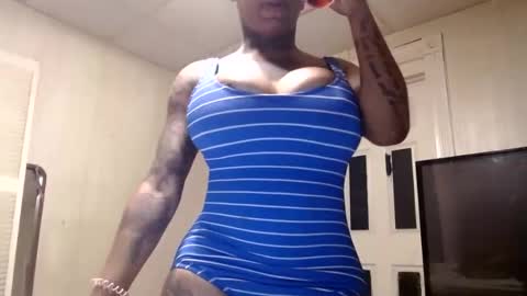 Snapshot of creamyexotica chatting on 09.15.25 CreamyExotica online show from 09.15.25