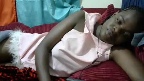 Snapshot of creamymomma chatting on 12.08.24 verah online show from 12.08.24