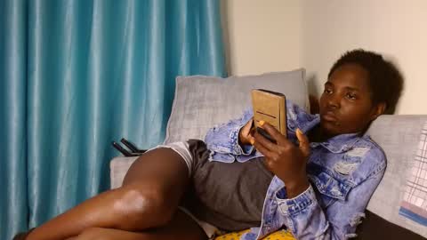 Snapshot of creamypro_ chatting on 12.10.24 Taurus04 online show from 12.10.24