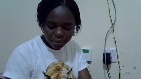 Snapshot of creamyypussyy chatting on 09.23.25 creamyypussyy online show from 09.23.25