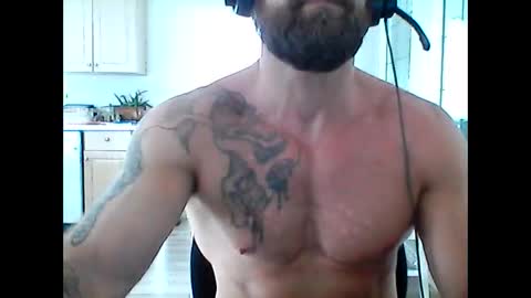 Snapshot of creatureofbeauty chatting on 04.22.26 creatureofbeauty online show from 04.22.26
