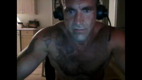 Snapshot of creatureofbeauty chatting on 05.30.26 creatureofbeauty online show from 05.30.26