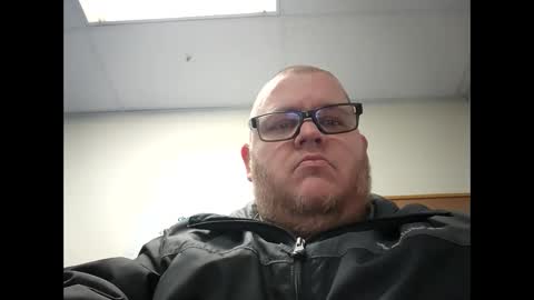 Snapshot of creeeping_death chatting on 01.24.25 The hopeless romantic online show from 01.24.25