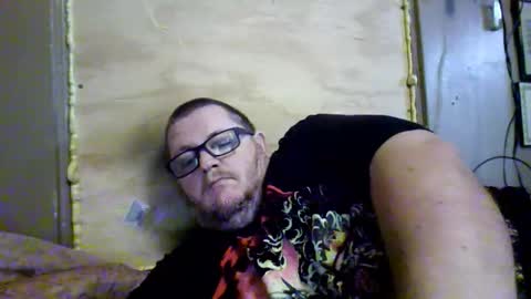 Snapshot of creeeping_death chatting on 10.15.25 The hopeless romantic online show from 10.15.25