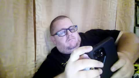 Snapshot of creeeping_death chatting on 01.12.26 The hopeless romantic online show from 01.12.26