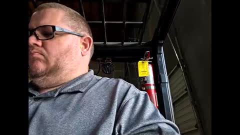 Snapshot of creeeping_death chatting on 03.13.26 The hopeless romantic online show from 03.13.26