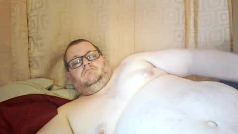 Snapshot of creeeping_death chatting on 03.19.26 The hopeless romantic online show from 03.19.26