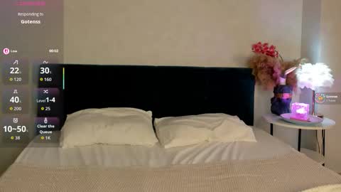 Snapshot of creepy_kittyy chatting on 11.13.25 Kitty online show from 11.13.25