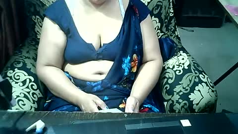 Snapshot of crezybhabihot chatting on 06.30.26 Sonika69 online show from 06.30.26