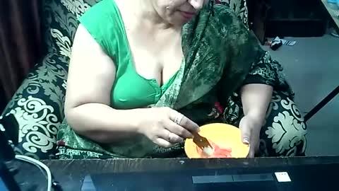 Snapshot of crezybhabihot chatting on 07.06.26 Sonika69 online show from 07.06.26