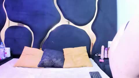 Criistaal   online show from 01.19.26