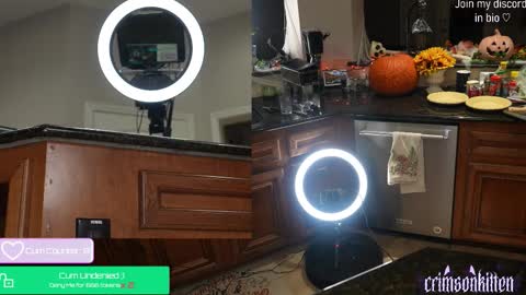 Crimson Kitten online show from 11.27.25