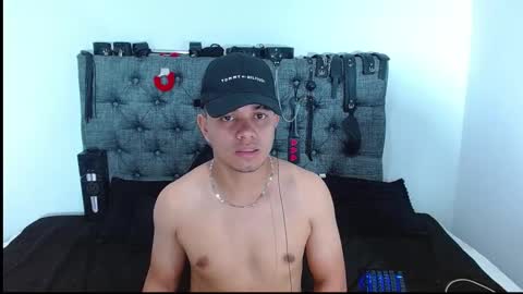 Snapshot of crisandmery chatting on 02.17.25 CRISANDMERY online show from 02.17.25