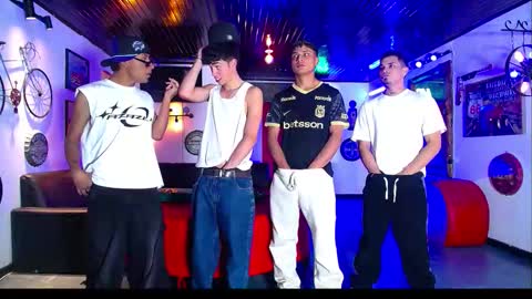 Snapshot of crismens chatting on 01.16.26 crismens online show from 01.16.26