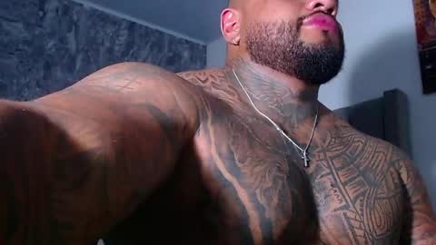 criss_zanders202 online show from 05.28.26