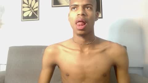 Snapshot of criss_zuri chatting on 10.03.25 criss_zuri online show from 10.03.25