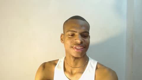 Snapshot of criss_zuri chatting on 10.11.25 criss_zuri online show from 10.11.25