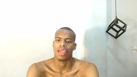 Snapshot of criss_zuri chatting on 10.16.25 criss_zuri online show from 10.16.25