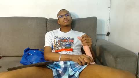 Snapshot of criss_zuri chatting on 10.27.25 criss_zuri online show from 10.27.25