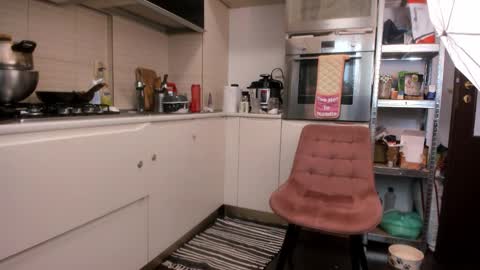 Snapshot of crissnight chatting on 02.05.25 Twitter Christinne p online show from 02.05.25