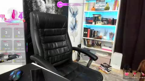 Snapshot of crissnight chatting on 11.11.25 Twitter Christinne p online show from 11.11.25