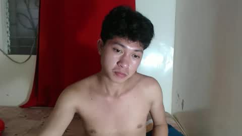 Snapshot of cristal1xox chatting on 11.12.25 cristal1xox online show from 11.12.25