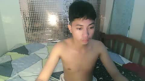 Snapshot of cristal1xox chatting on 11.23.25 cristal1xox online show from 11.23.25