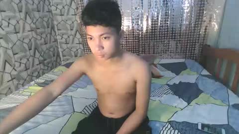 Snapshot of cristal1xox chatting on 11.26.25 cristal1xox online show from 11.26.25