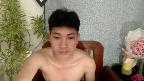 Snapshot of cristal1xox chatting on 12.01.25 cristal1xox online show from 12.01.25