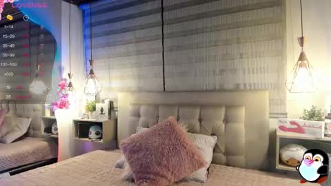 Snapshot of cristal__hot_1 chatting on 10.28.25 Cristal online show from 10.28.25