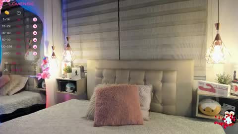 Snapshot of cristal__hot_1 chatting on 11.09.25 Cristal online show from 11.09.25