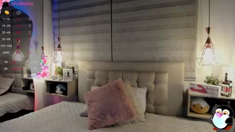 Snapshot of cristal__hot_1 chatting on 11.14.25 Cristal online show from 11.14.25