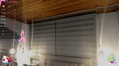 Snapshot of cristal__hot_1 chatting on 12.01.25 Cristal online show from 12.01.25