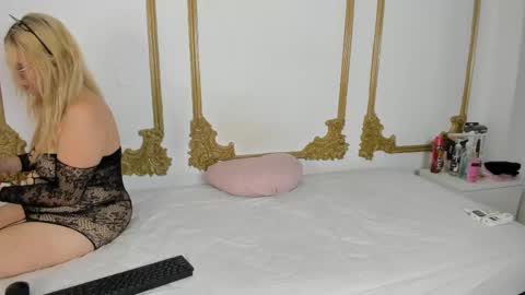 Cristal  online show from 03.12.25