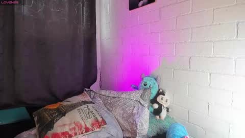 Snapshot of cristal_dark_ chatting on 01.05.26 Cris online show from 01.05.26